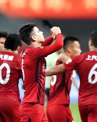 九游娱乐登录入口-上港后腰位置还有一张底牌！将在中超正式亮相挑大梁，值得期待