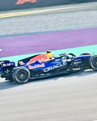 九游娱乐登录入口-现场｜F1中国大奖赛首日，全球车迷“进站”上海嘉定